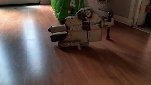 Oerdegelijke bankschroef
