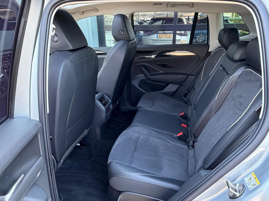 Volkswagen Tiguan 1.5 ehybrid elegance | panoramadak | iq light | dode hoek