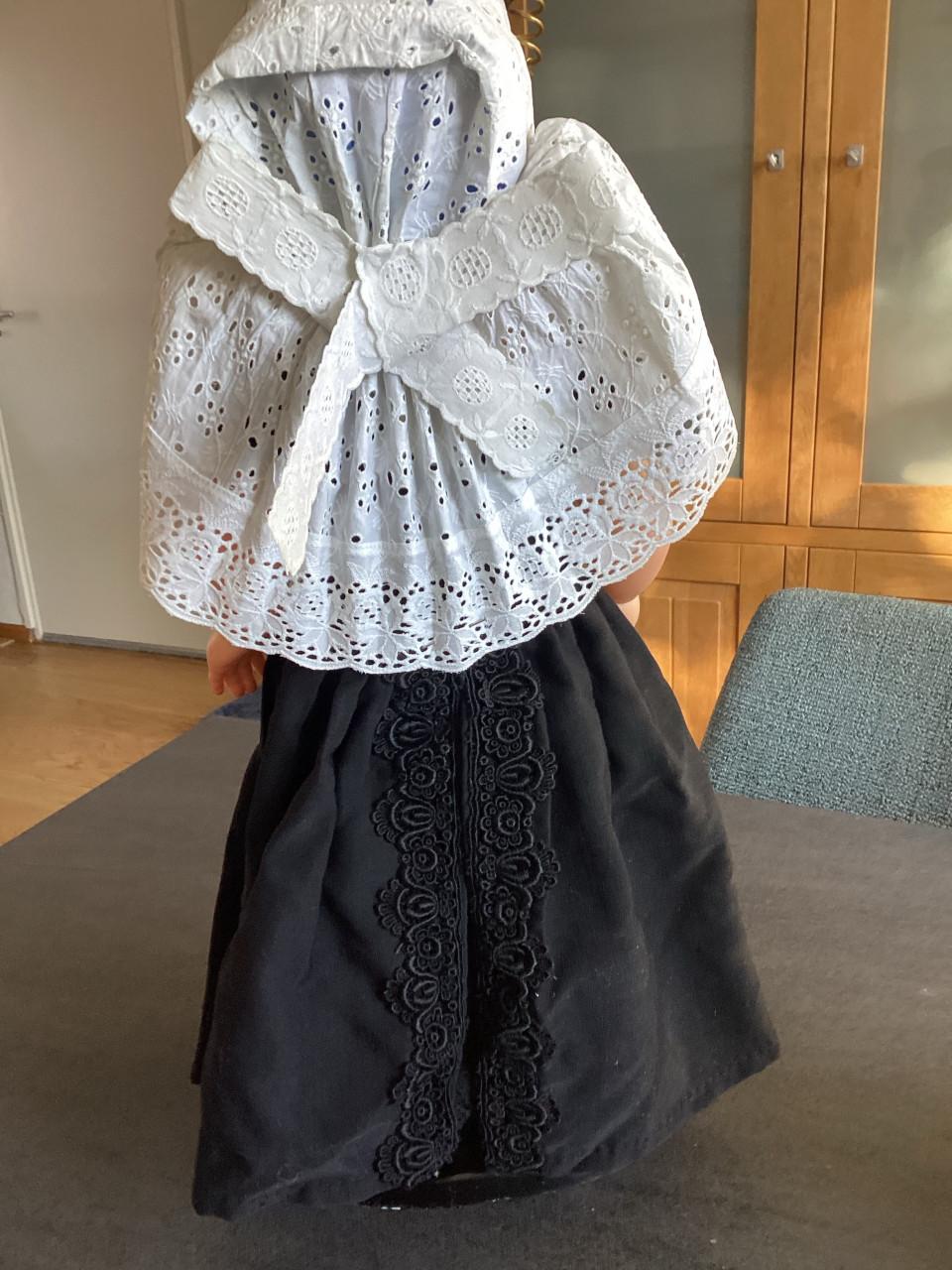 Klederdracht Poppen.