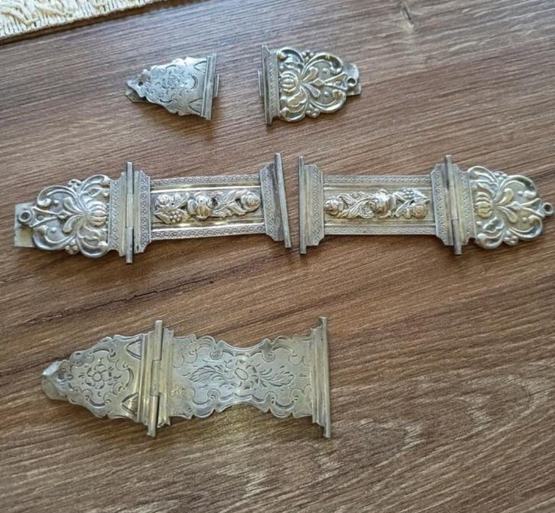Zilveren bijbel sloten