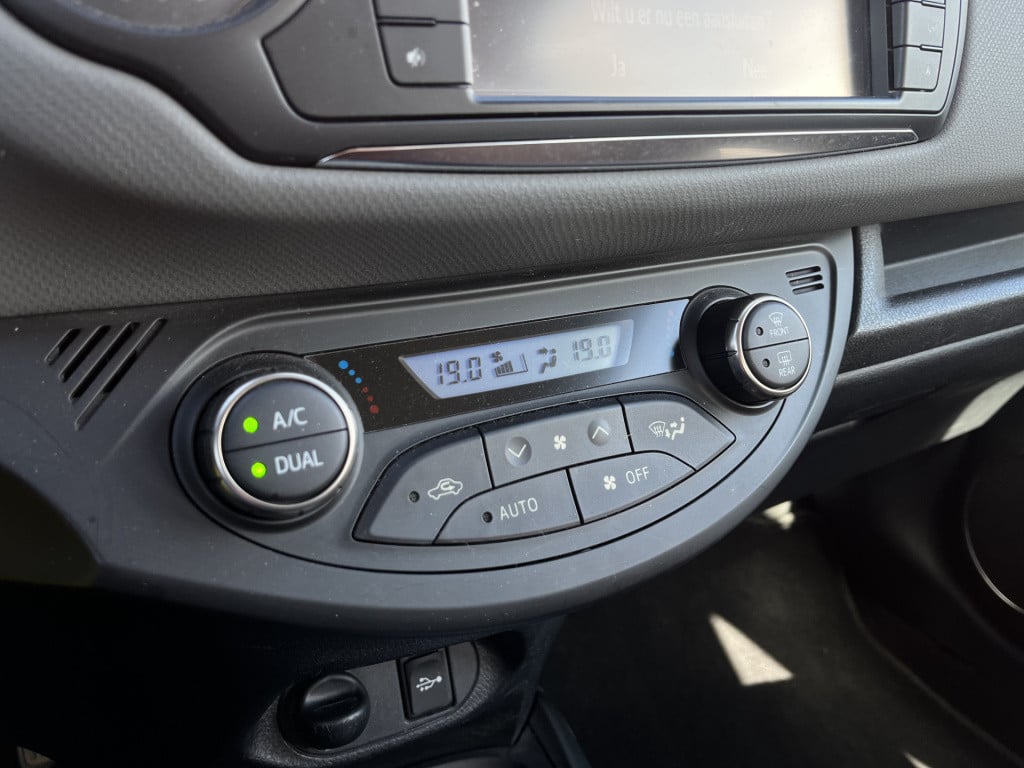 Toyota Yaris 1.5 hybrid aspiration | camera | trekhaak