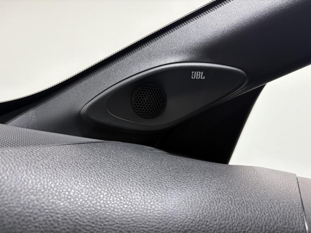 Toyota Aygo x 1.0 vvt-i mt jbl| pdc| stoel.verw| camera| keyless| climate