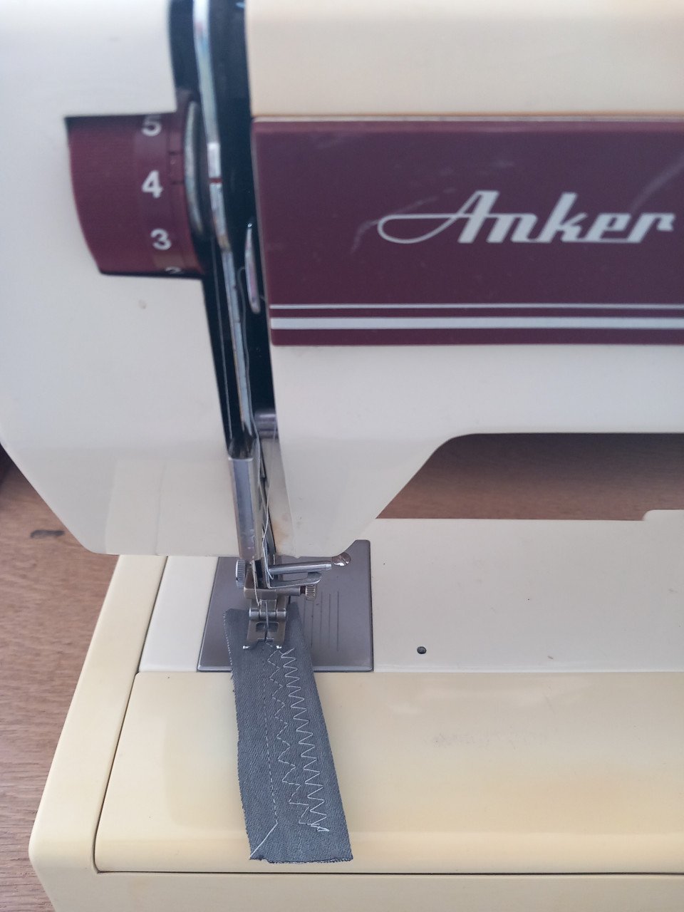 ANKER vrije arm naaimachine (prachtige steek)