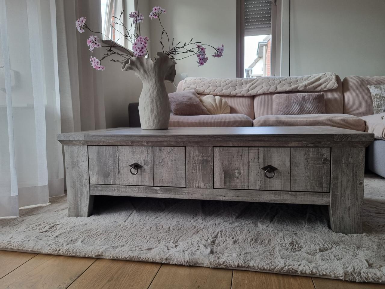 Mooie robuuste salontafel A-meubel