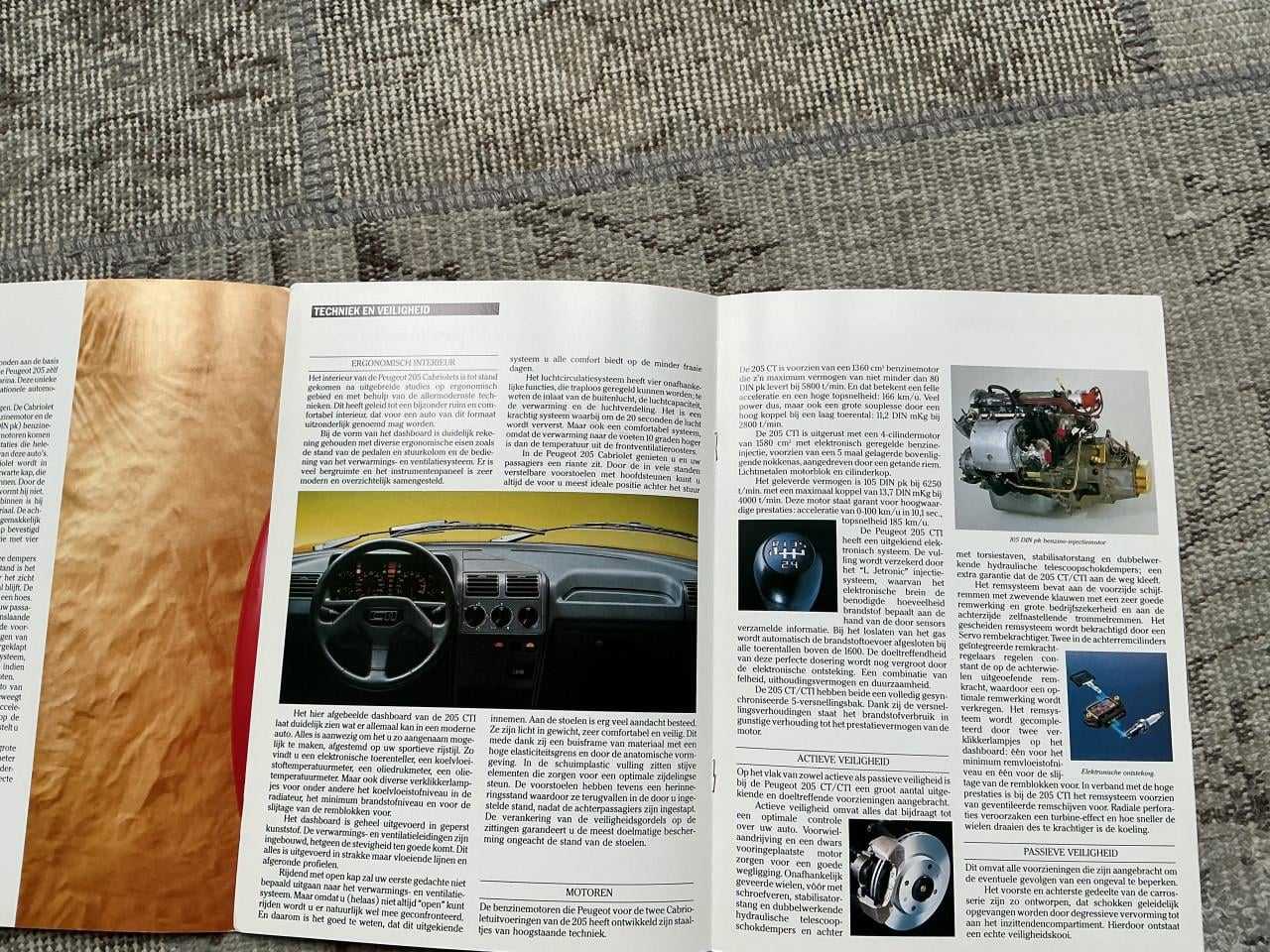 Peugeot 205 cabriolet brochure