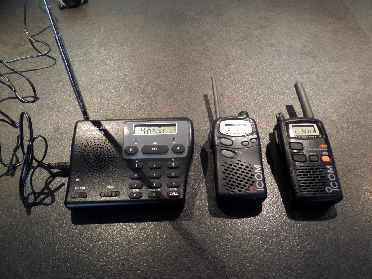 Alan Basisstation & 2x Icom Porto`s