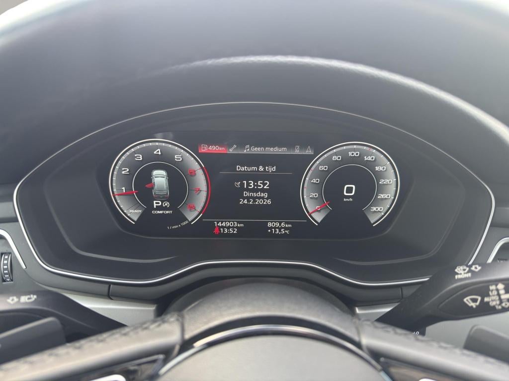 Audi A4 avant 35 tfsi s edition | 18"| pano | led | leder & verwarm | matri
