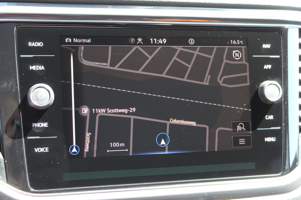 Volkswagen T-roc 1.5 tsi r-line | acc | navi | camera | dsg | trekhaak