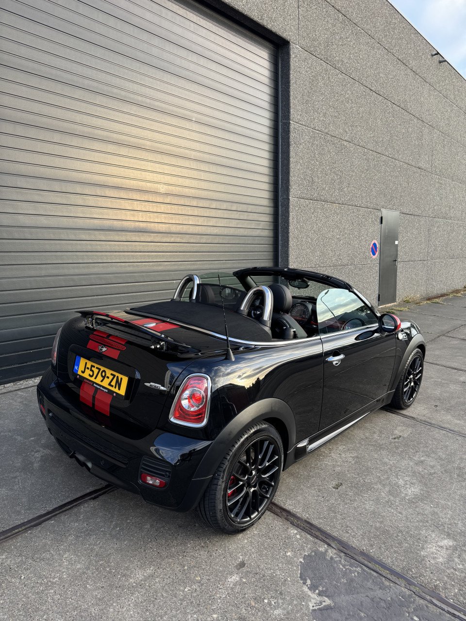 Mini Cooper S JCW Roadster 211PK 107DKM 2012 Collectors item!