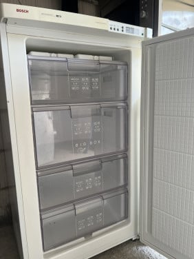 Bosch vrieskast 115x65x65 cm. Inhoud vriezer 178 liter