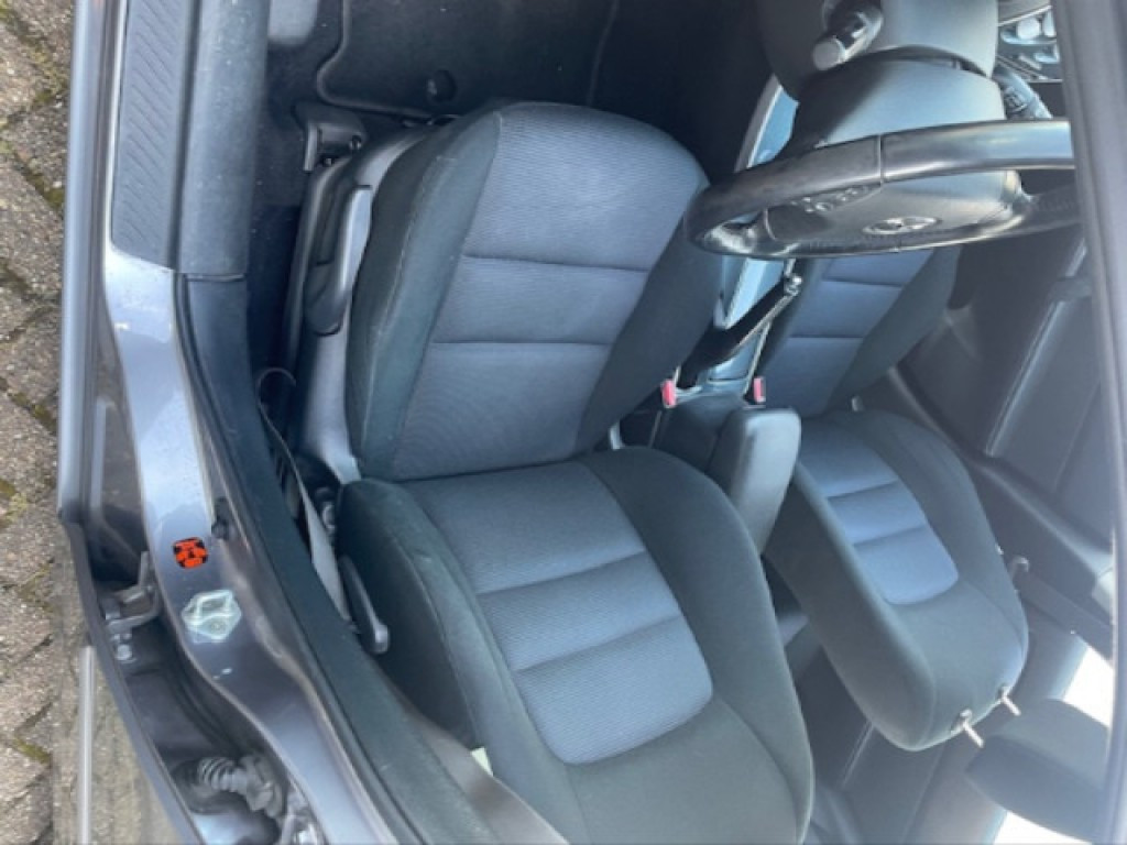 Mazda 6 2.0i