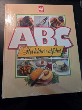 Margriet kookboek genaamd "ABC Het lekkere alfabet". Nieuw en geseald.