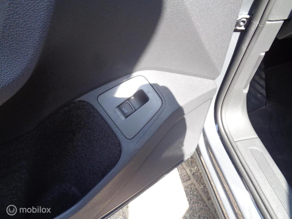 Volkswagen Tiguan 1.5 tsi elegance/airco/navi/pano/virtual/leer/memory/stoe