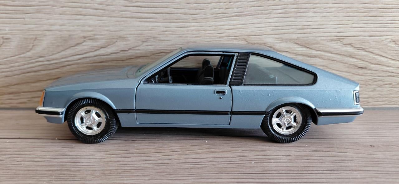 Opel Monza