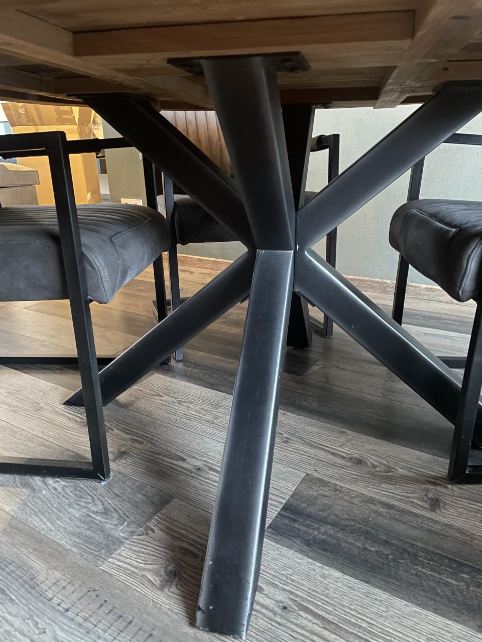 Eetkamerset tafel en 4 stoelen
