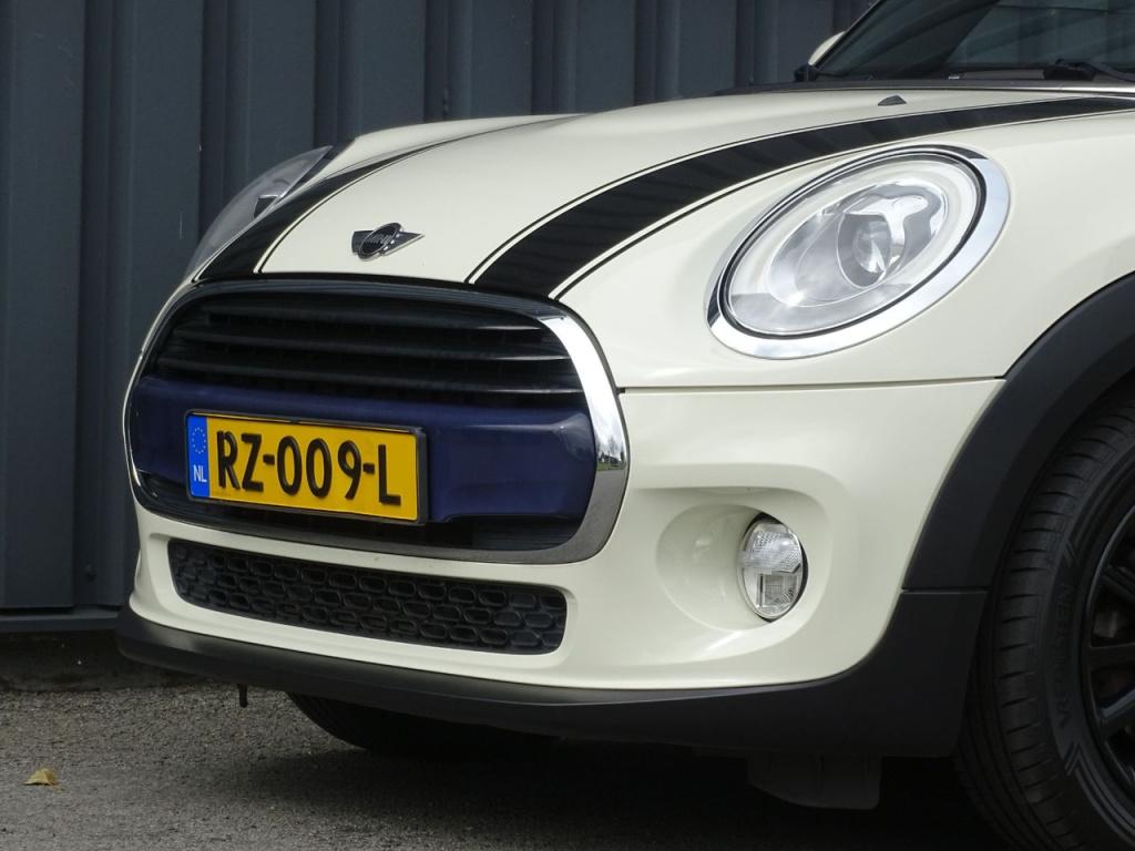 Mini Cooper Cabrio mini 1.5 pepper serious business