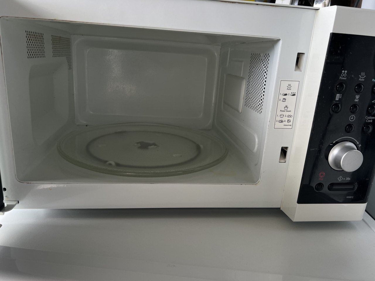 Samsung krachtige Magnetron als nieuw 850w nieuwprijs €139,-