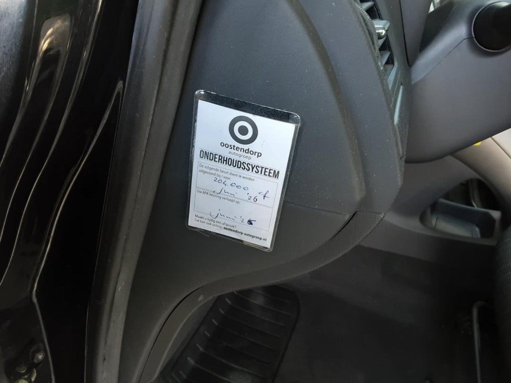 Toyota Auris 1.6-16v sol