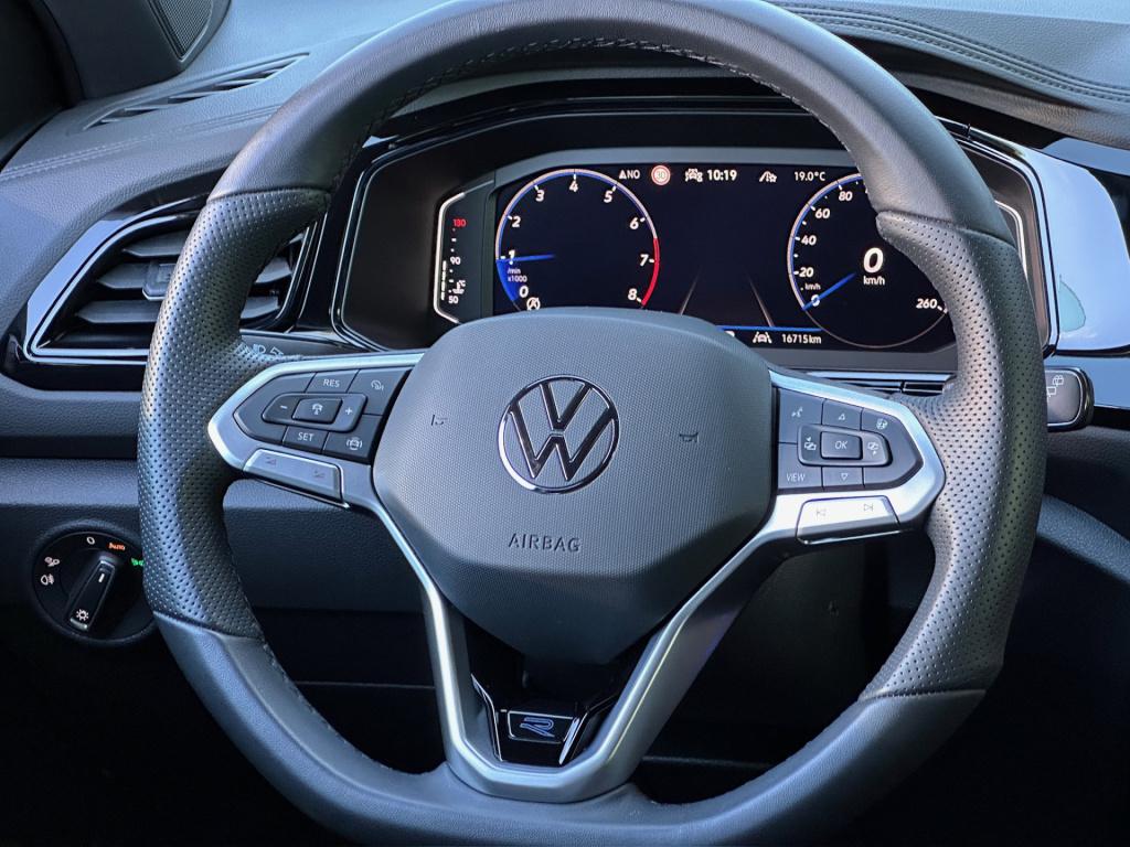 Volkswagen T-roc 1.5 tsi 150pk r-line | black style | keyless | navi | adap