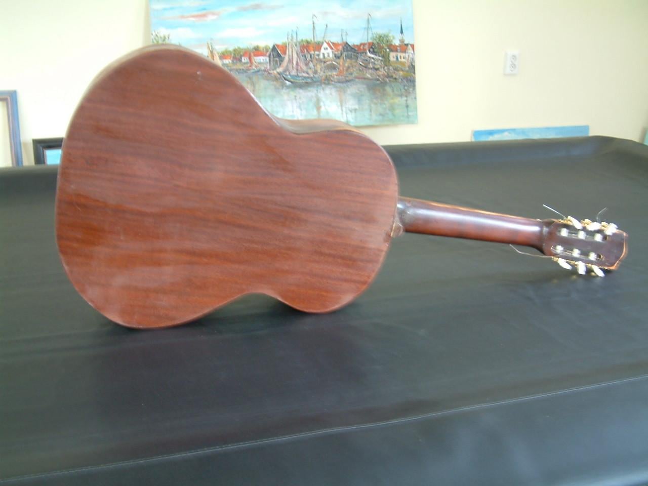 Oefen gitaat  klassiek   75 euro