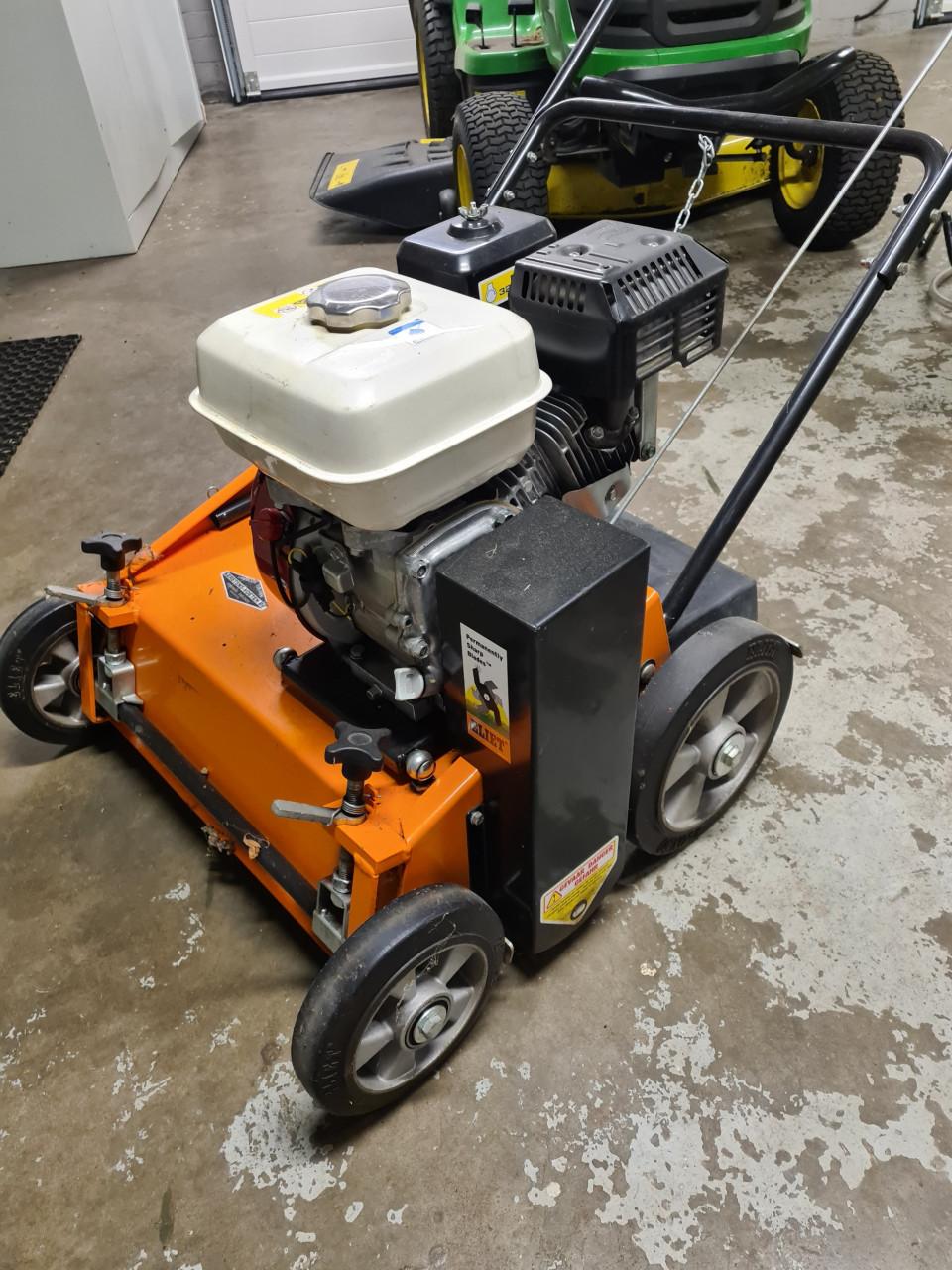 Elite profi vertikuteer machine 50 cm breed / honda motor