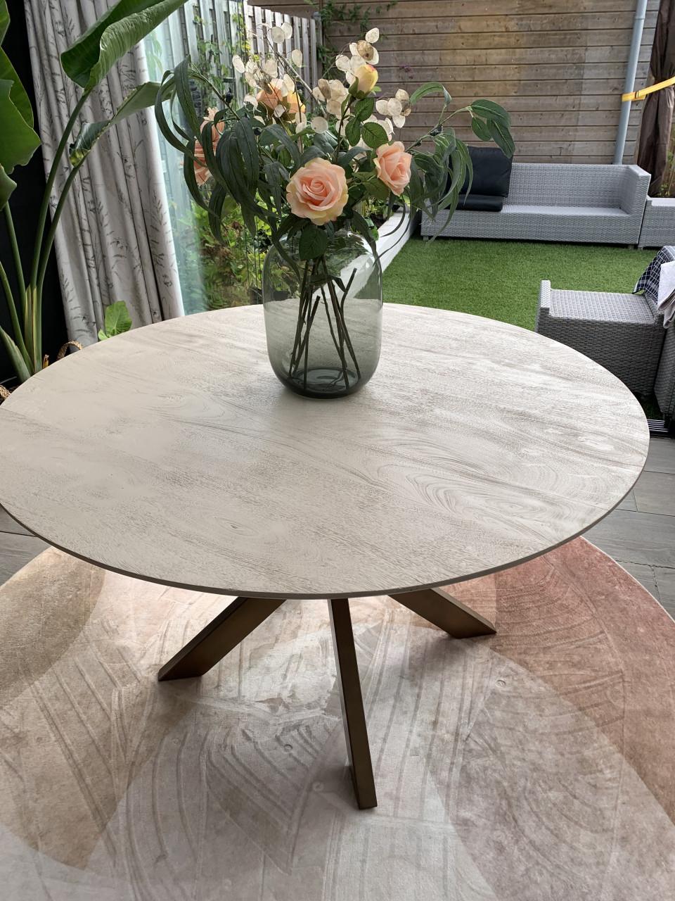 Eettafel met bronzen poot, 130 doorsnee cmhoog 76 cm