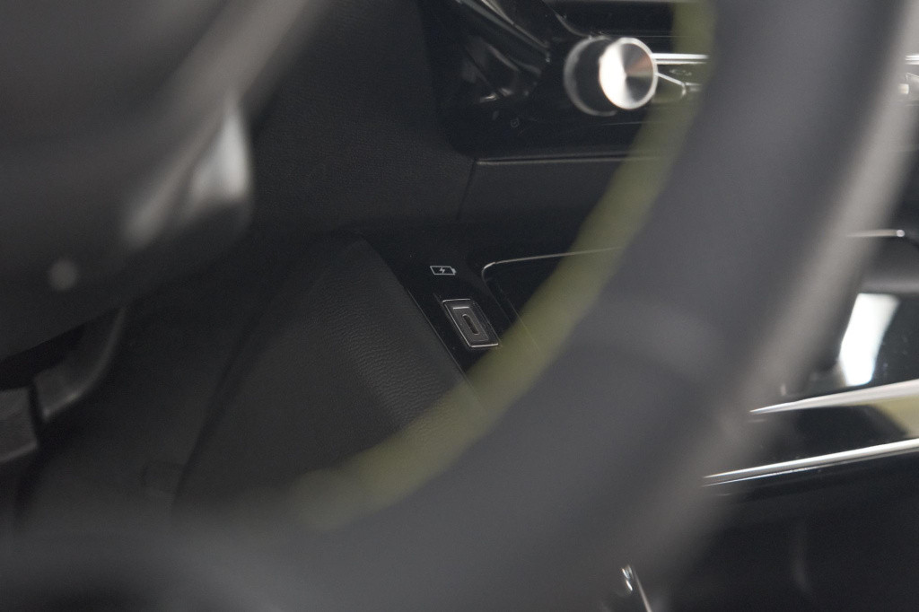 Peugeot 208 puretech 100 gt | camera | apple carplay | parkeersensoren