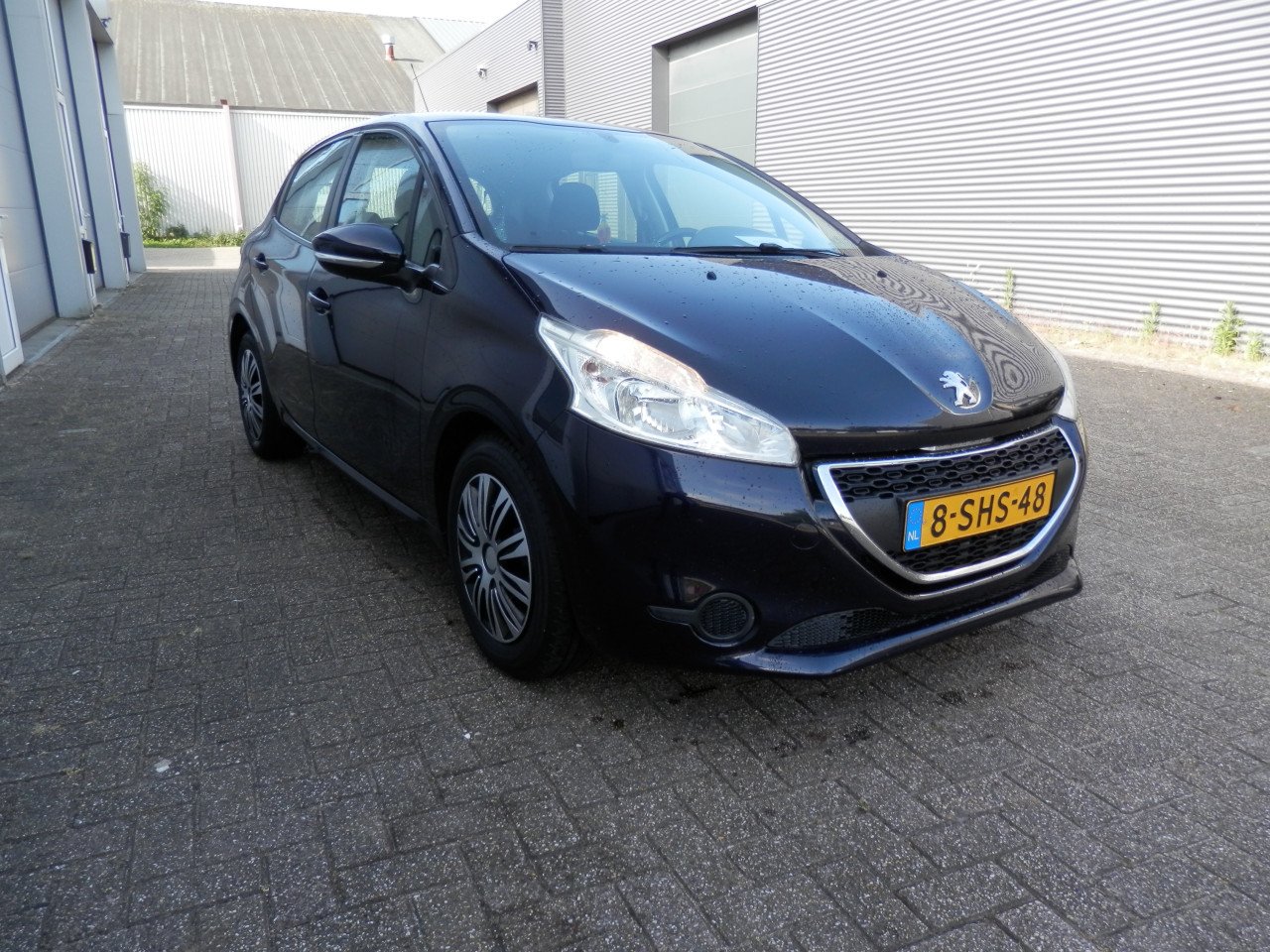 Auto Garant Biedt Aan: Peugeot 208 1.2 VTi Active