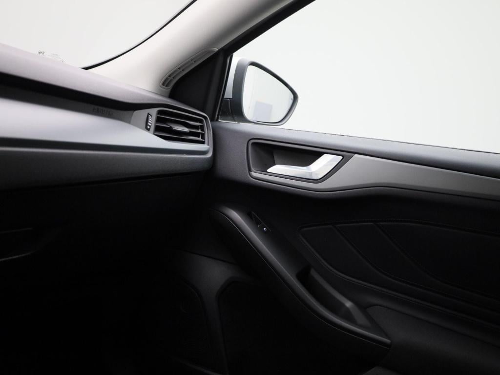 Ford Focus wagon 1.0 ecoboost hybrid connected | parkeer sensoren | navigat