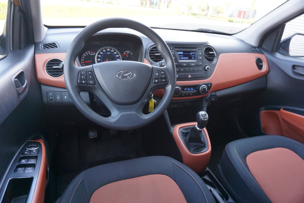 Hyundai I 10 1.0i i-motion comfort climate / cruise / parkeers. / nap