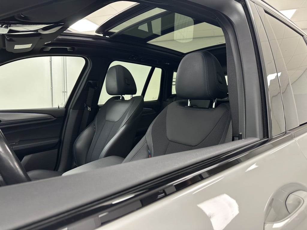 BMW X3 xdrive30e m-sport | adaptief cc. | panoramadak | 21'' |
