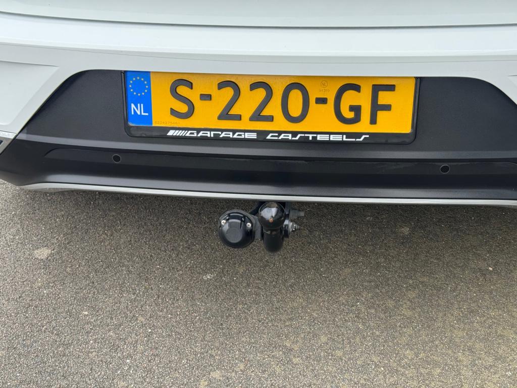 Volkswagen T-roc 1.5 tsi sport automaat ,trekhaak , apple-carplay ,