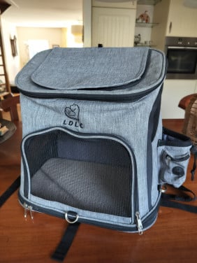 Honden rugzak (en katten) LDLC tot 8 kilo. Zo goed als nieuw.