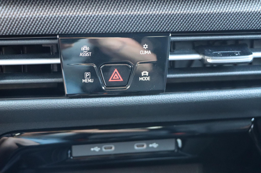 Volkswagen Golf variant 1.5 etsi r-line edition 115pk dsg7