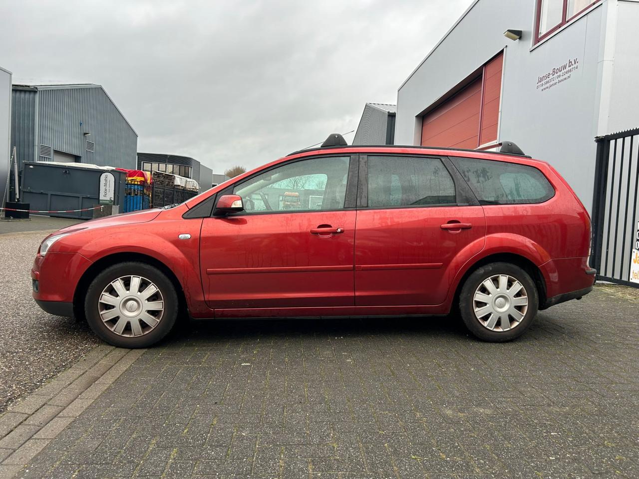 Ford Focus Wagon 1.6-16V Ghia FULL OPTION