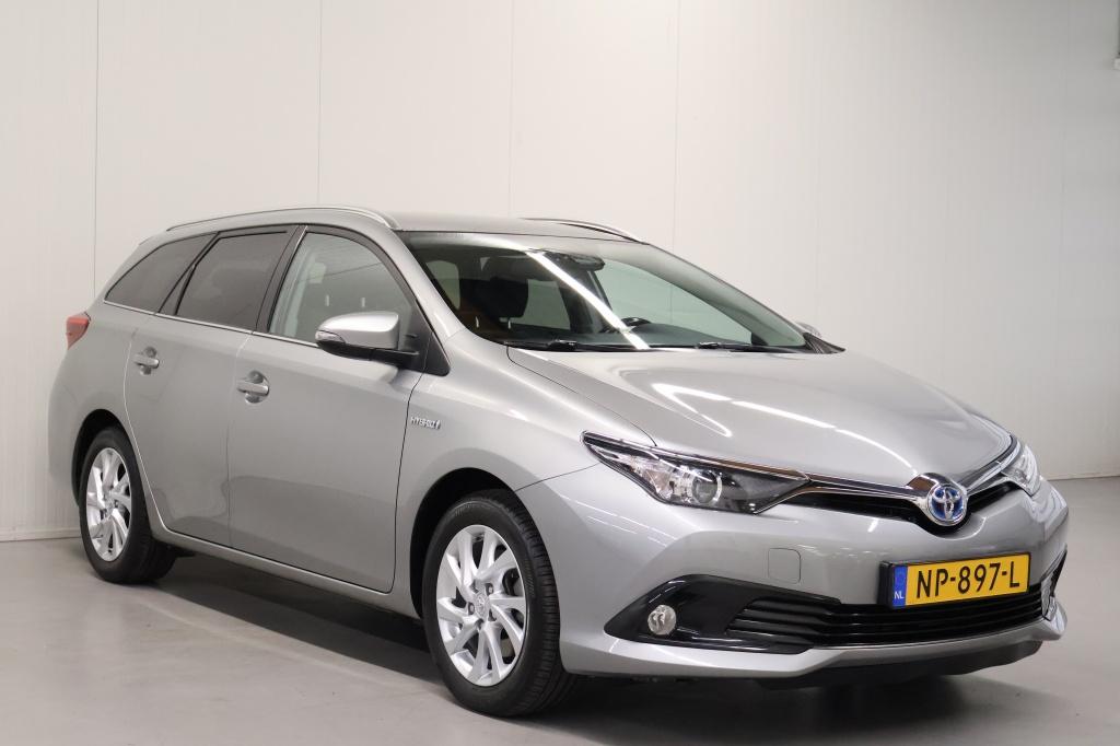 Toyota Auris touring sports 1.8 hybrid dynamic