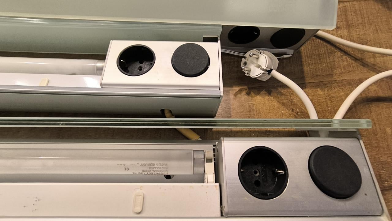 3 Poggenpohl onderbouwlampen bovenkastjes