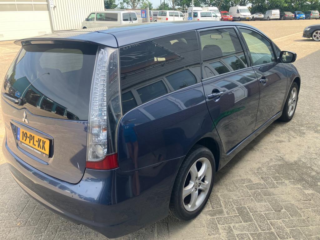Mitsubishi Grandis 2.4-16v intense 6 persoons airco