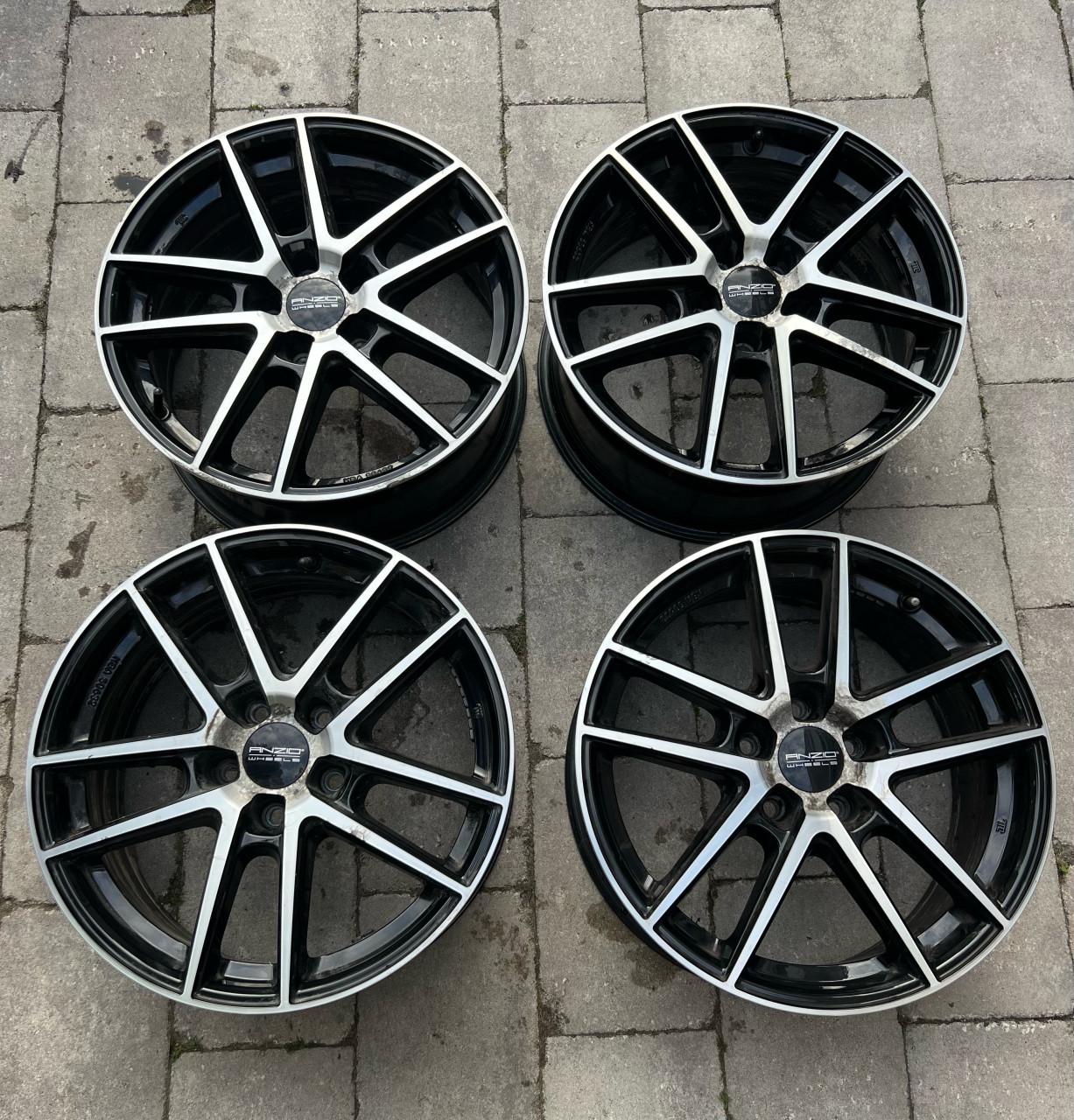 Mooie set 17 inch velgen 5 x112