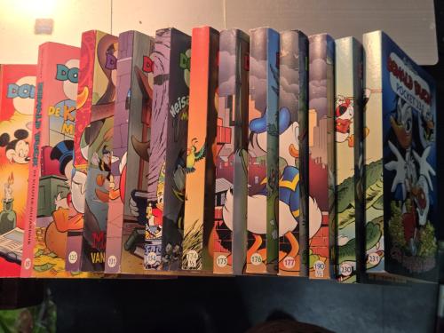 Donald Duck Pockets 12 stuks.  In nette gelezen staat.