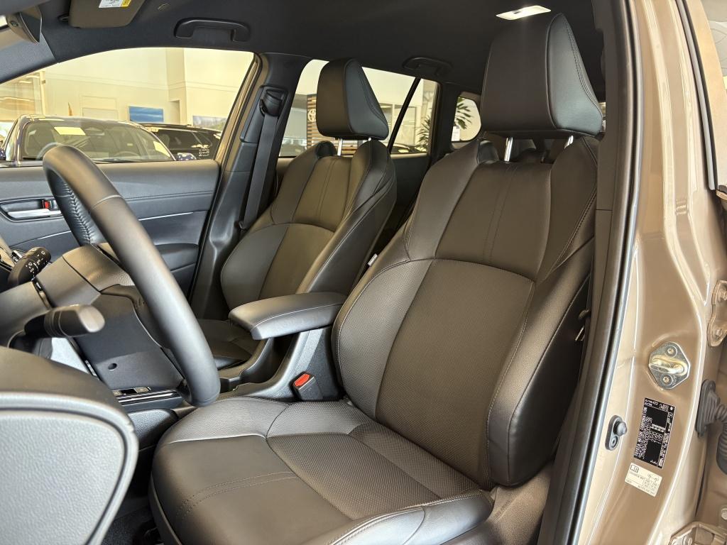 Toyota Corolla Cross hybrid 180 executive | demo | leder |
