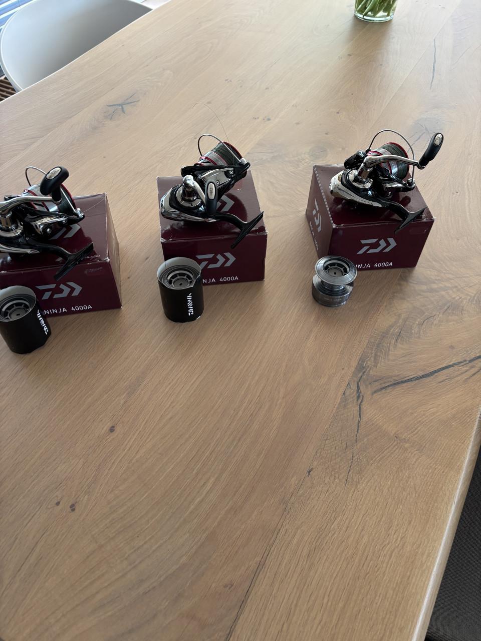 3 x Daiwa Ninja 4000A Nieuwstaat extra spoel