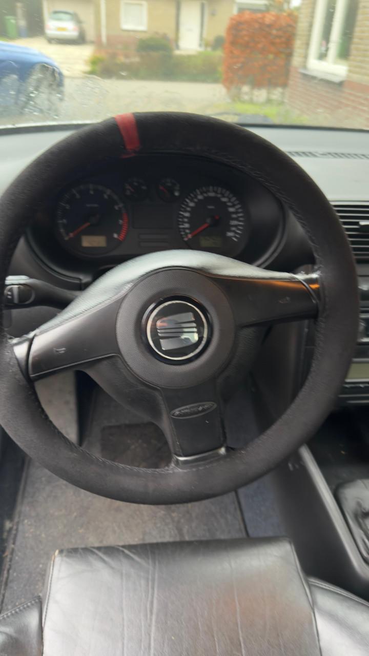 Seat Toledo 2.3 VR5 125KW 2003 Grijs