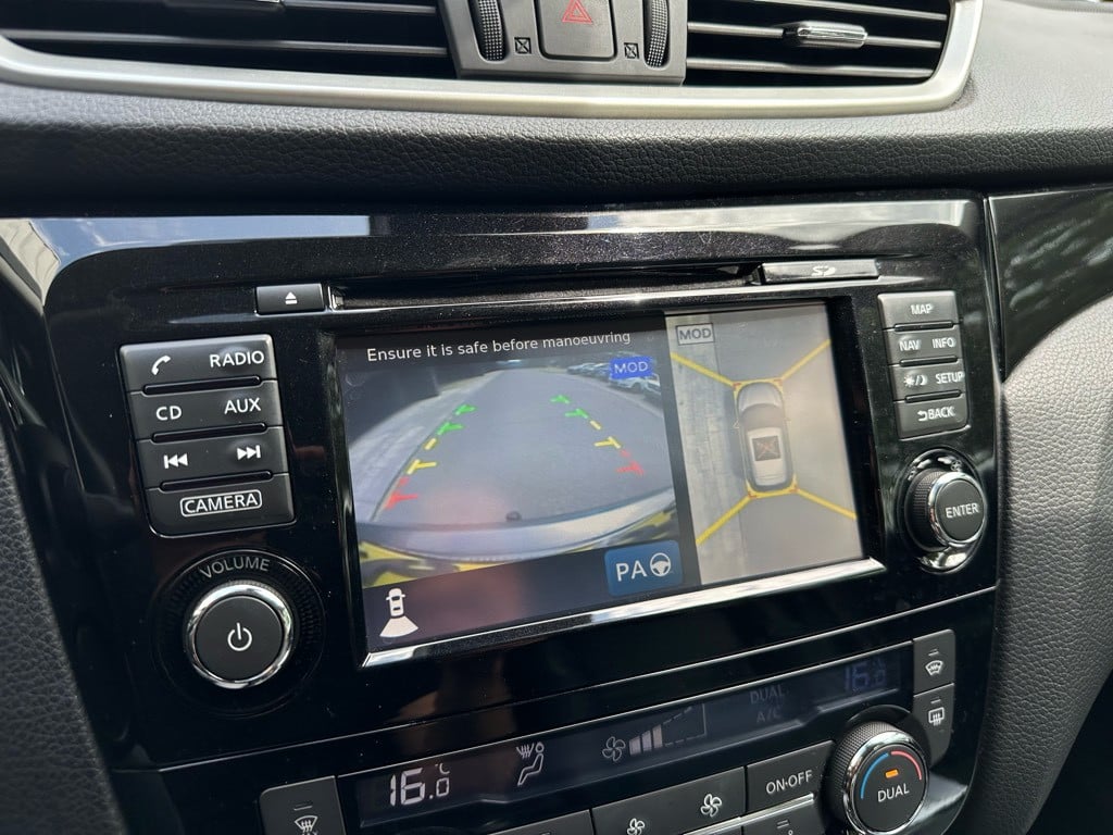 Nissan Qashqai 1.6 turbo tekna // 1500kg trekvermorgen //