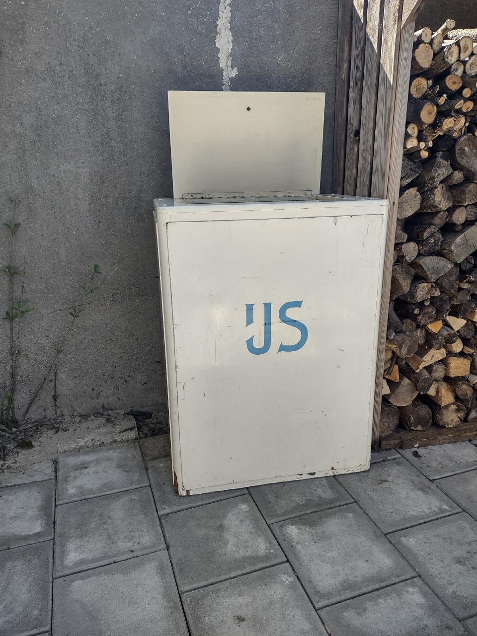 Prachtige vintage ijs koelkast! Retro ijsjes kast! Isolatie.