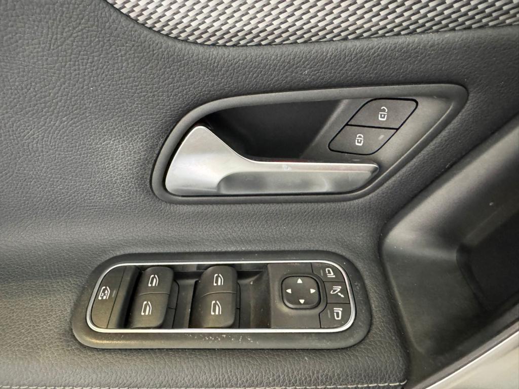 Mercedes-Benz A-Klasse 250 e business solution luxury limited