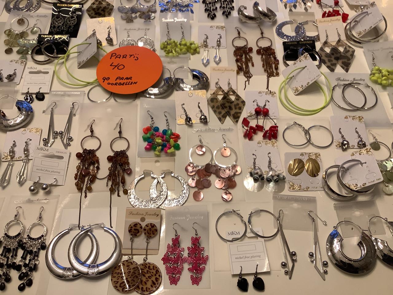 Partij prachtige oorbellen. (Partij 40)