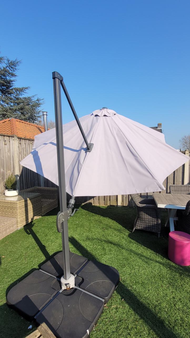 Zweefparasol + voet