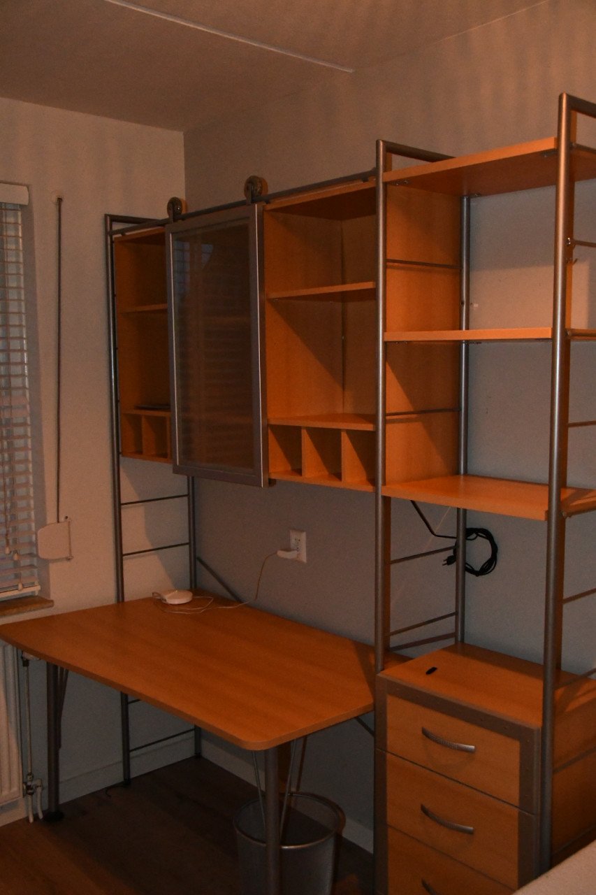 Bureau tienerkamer, kledingkast