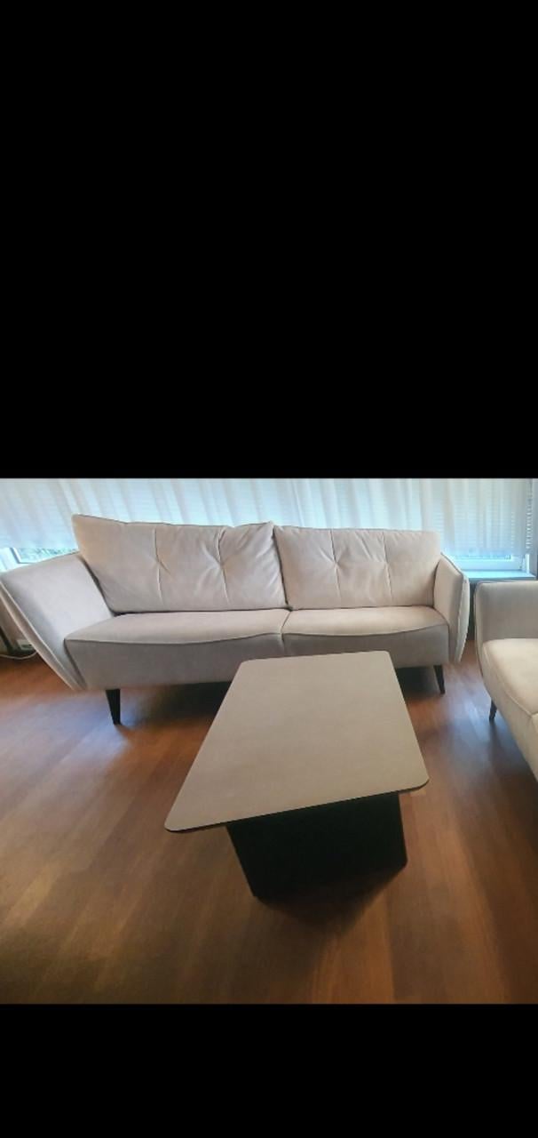 2x zitbanken in goede staat mag weg voor 150 euro